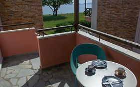 Beachfront Stylish Maisonette In Ierissos